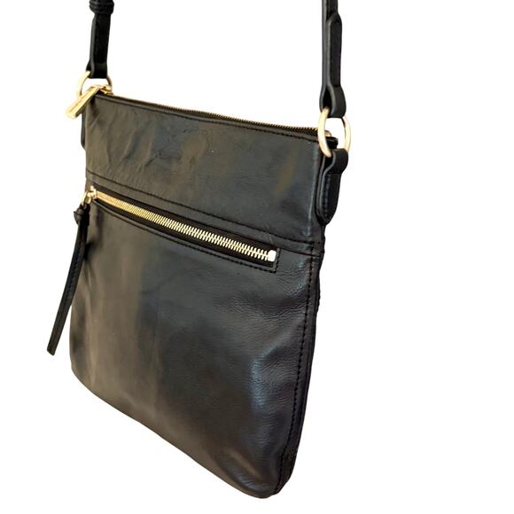 Tommy Bahama Black Leather Crossbody Bag Gold Zip Early 2000s Adjustable Strap - Picture 3 of 16